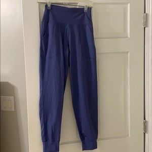 Women’s high waisted workout joggers